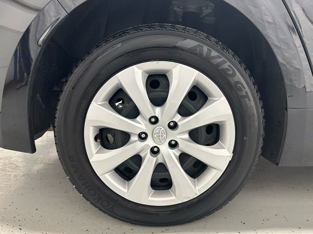 Used 2025 Toyota Corolla LE image 65