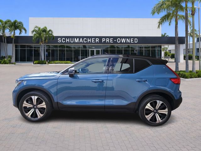 Used 2023 Volvo XC40 Recharge Plus image 4
