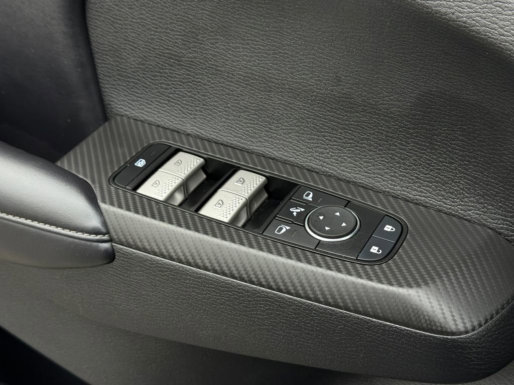 Used 2024 Mitsubishi Outlander SE image 35