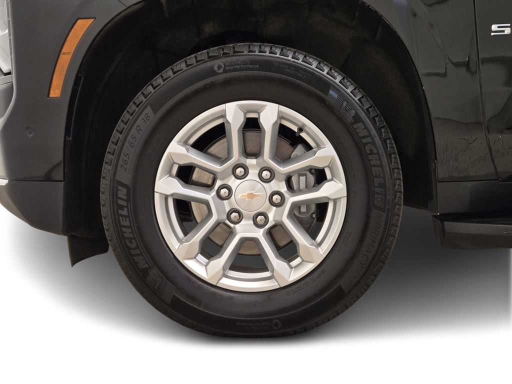 Used 2025 Chevrolet Suburban LT AWD/4WD image 13