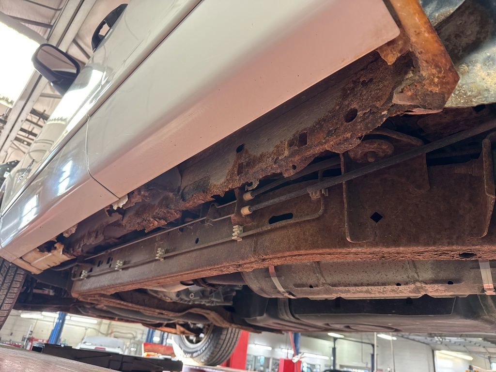 Used 2002 Ford Explorer XLS AWD/4WD image 38