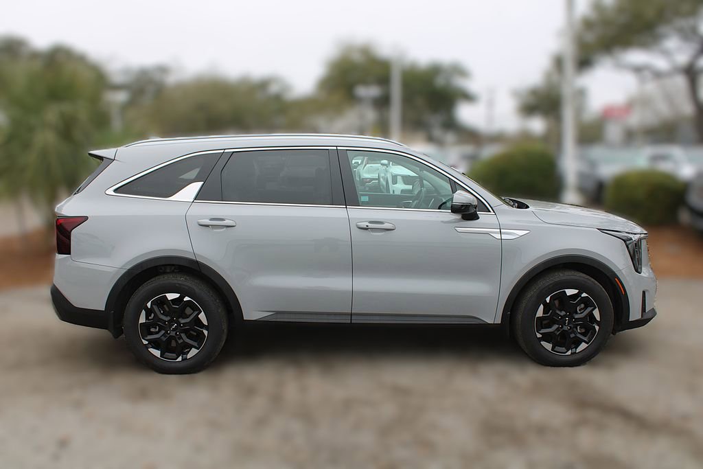 Certified 2025 Kia Sorento S w/ Panoramic Sunroof Package image 5