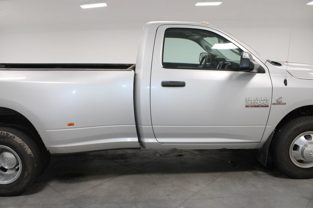 Used 2018 RAM 3500 Tradesman w/ Chrome Appearance Group RWD image 11