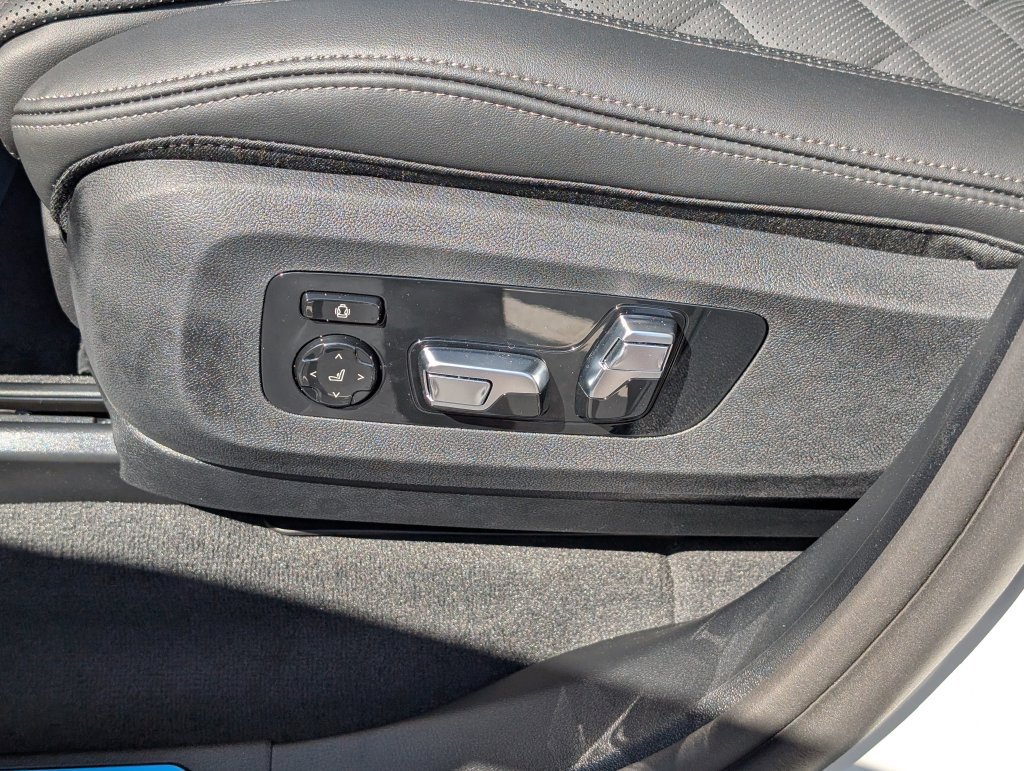 Used 2026 BMW X5 xDrive40i AWD/4WD image 15