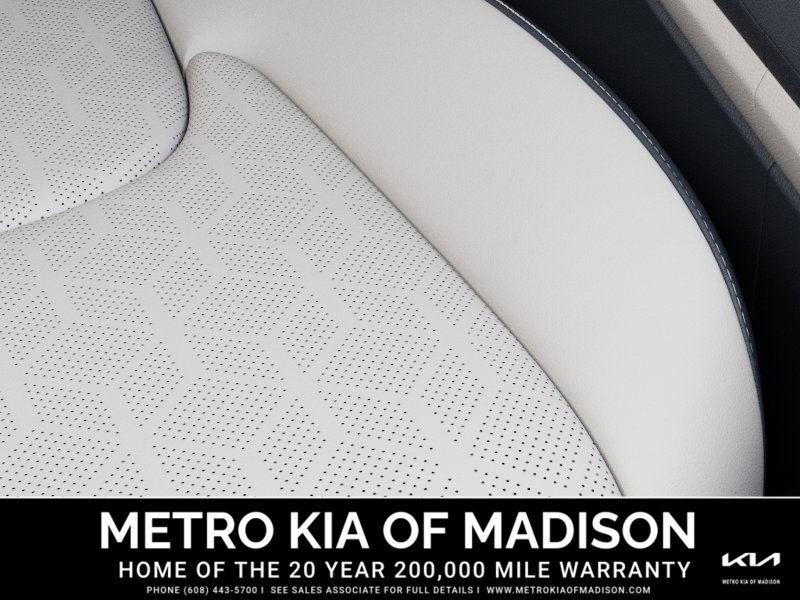 New 2026 Kia Carnival EX image 24