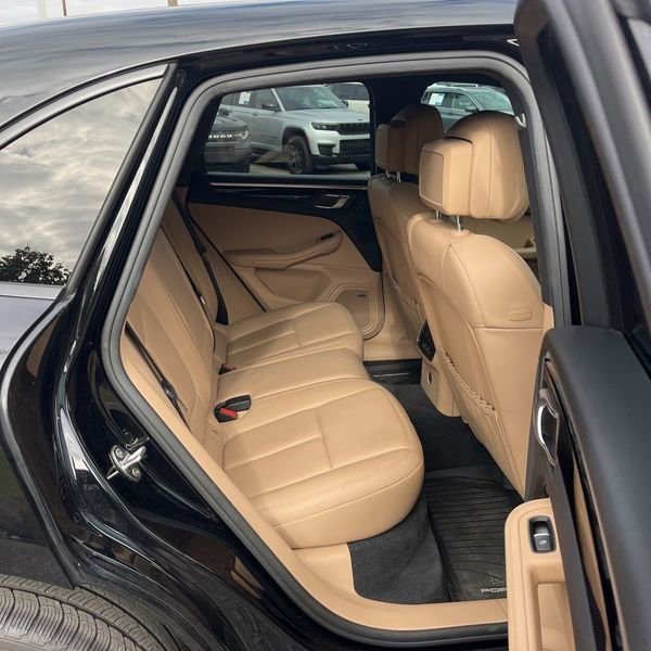 Used 2019 Porsche Macan image 19