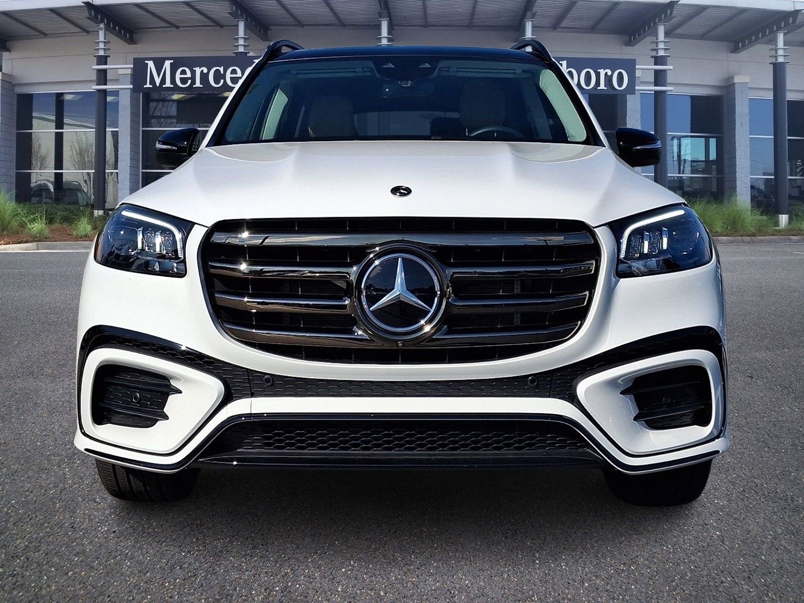 Used 2026 Mercedes-Benz GLS 450 4MATIC image 2