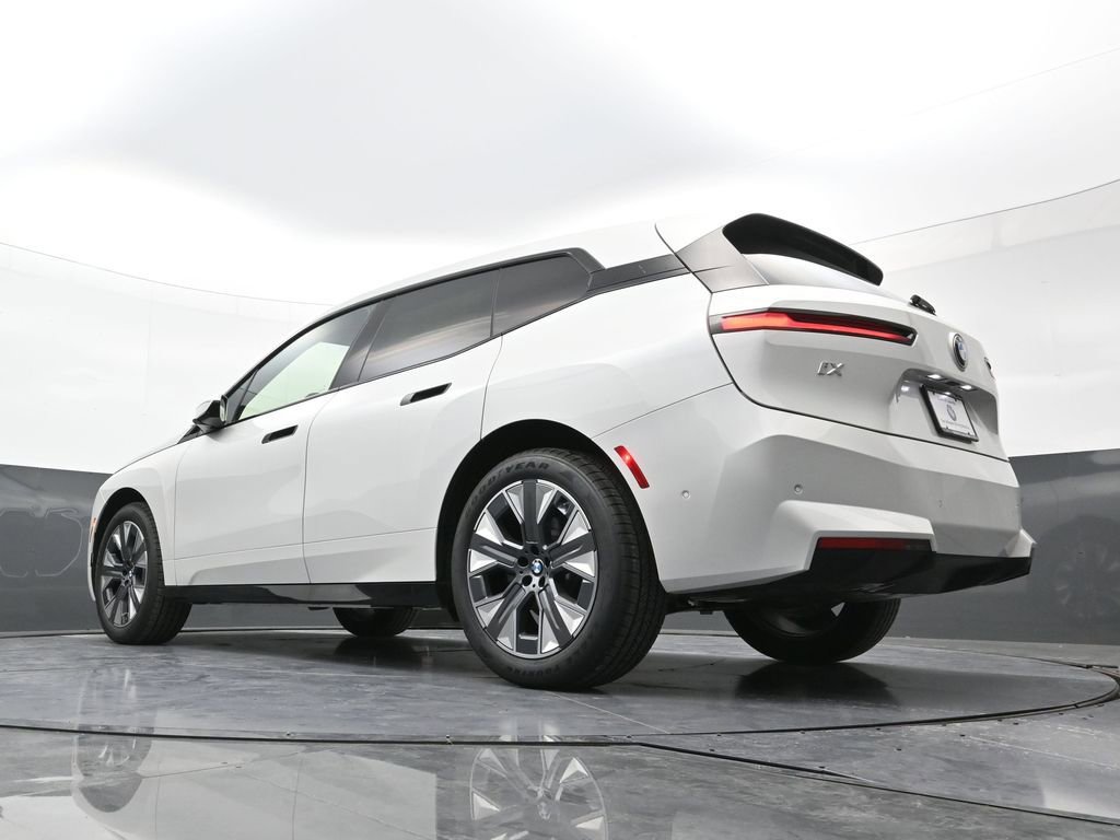 New 2026 BMW iX xDrive45 AWD/4WD image 25