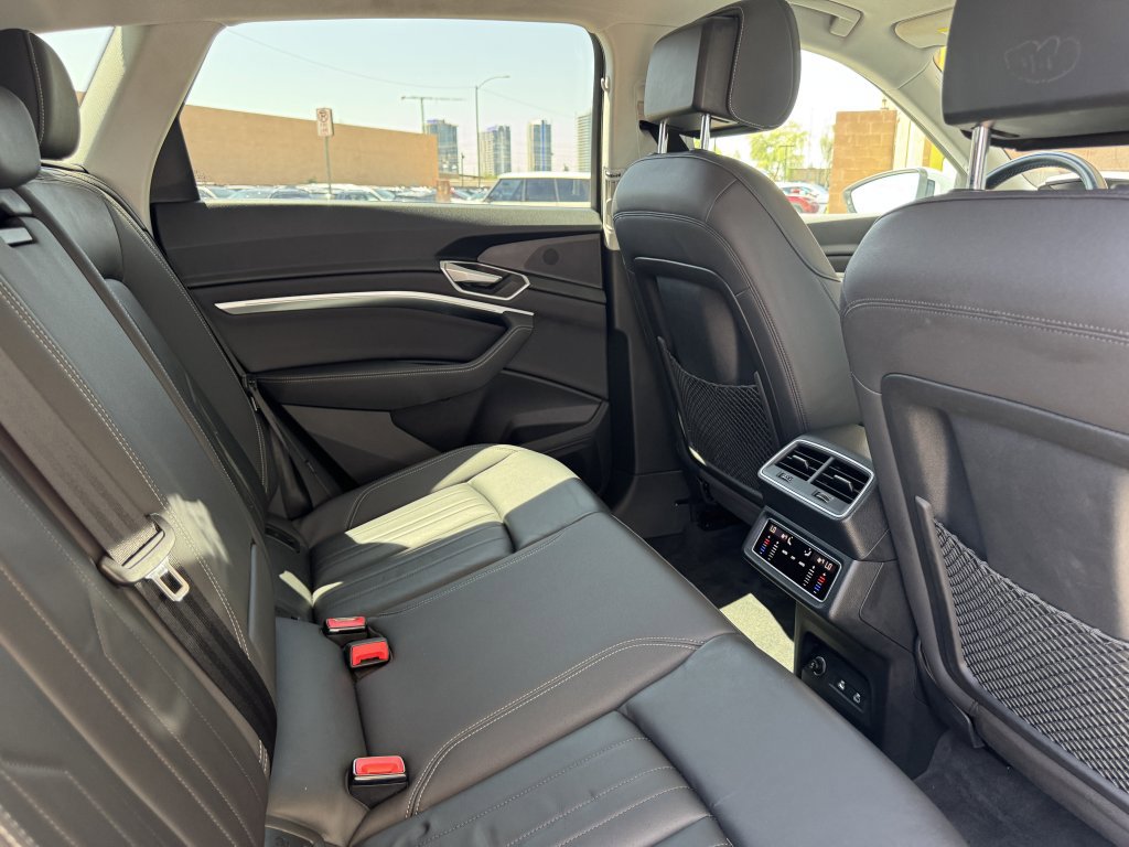 Used 2022 Audi e-tron Premium AWD/4WD image 45