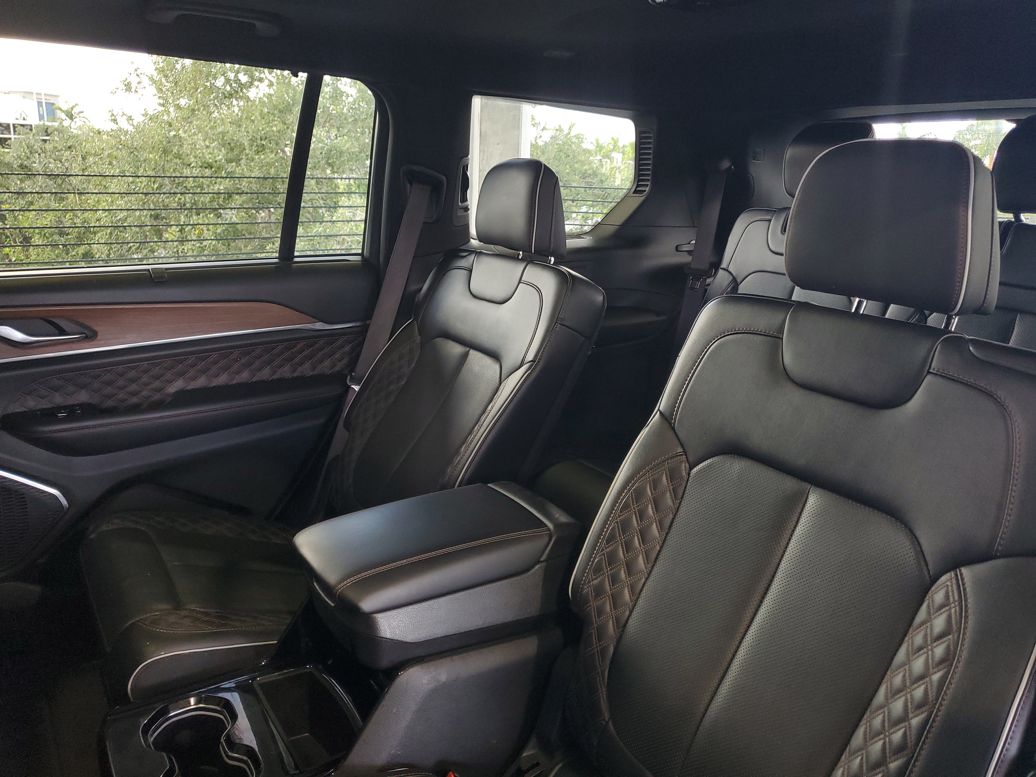 Used 2022 Jeep Grand Cherokee L Summit w/ Advanced Protech Group IV RWD image 8