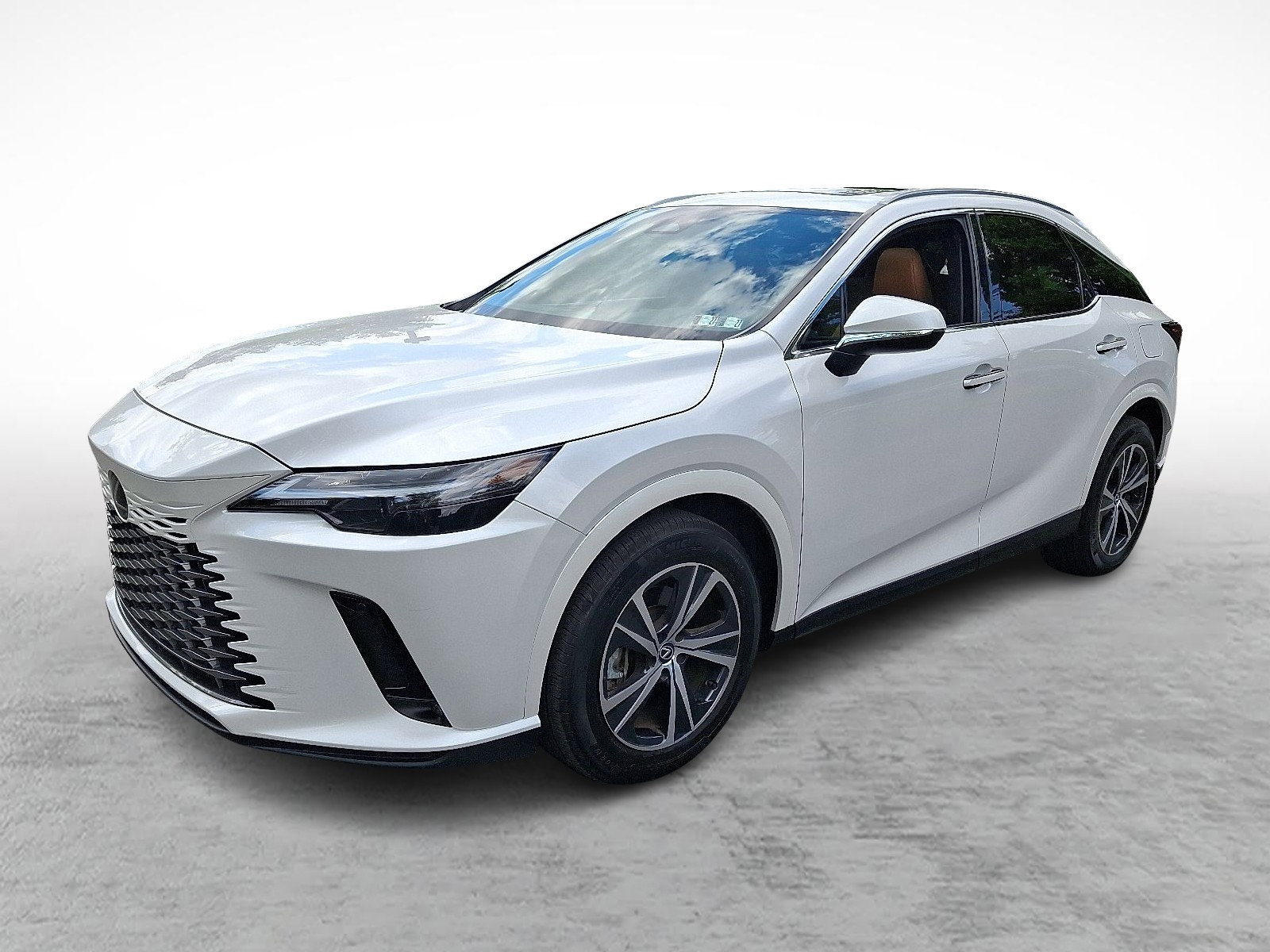Used 2023 Lexus RX 350 Premium w/ Accessory Package AWD/4WD image 3