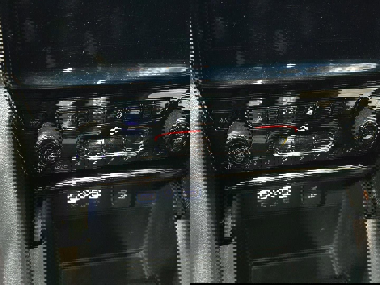 Used 2024 Jeep Grand Cherokee Limited image 16