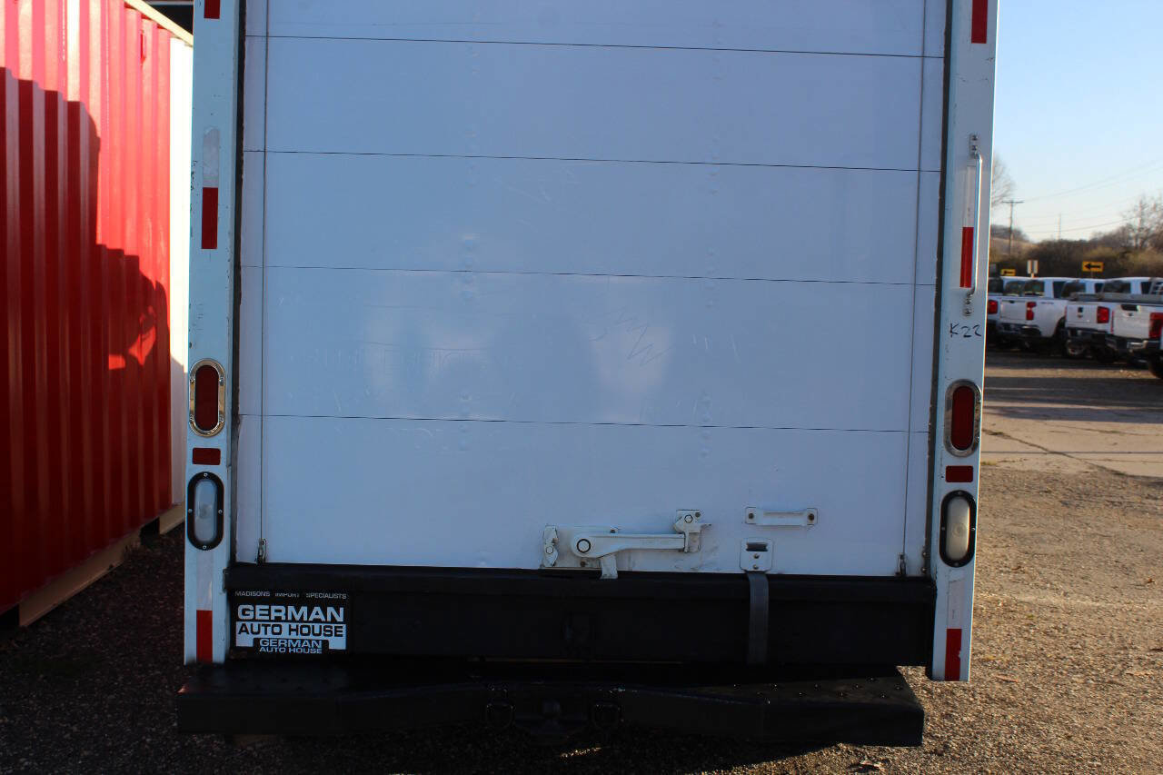 Used 2023 GMC Savana 3500 RWD image 7