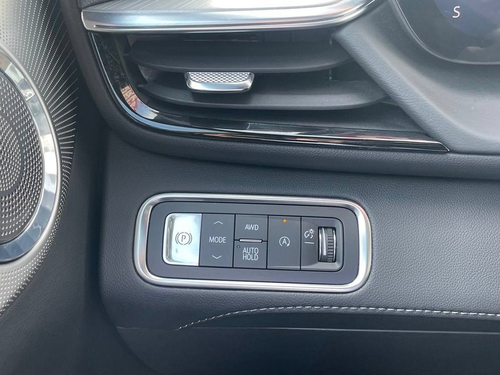 Used 2025 Buick Enclave Avenir w/ Super Cruise Package AWD/4WD image 15