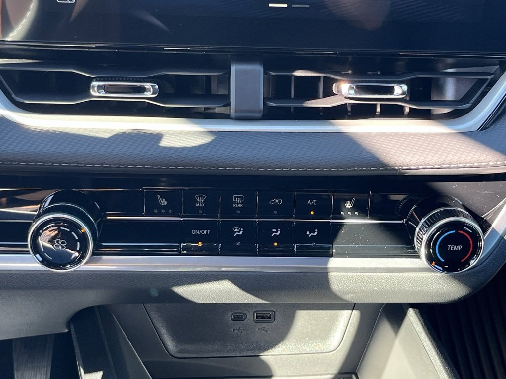 New 2026 Chevrolet Equinox LT w/ Safety and Technology Package image 8