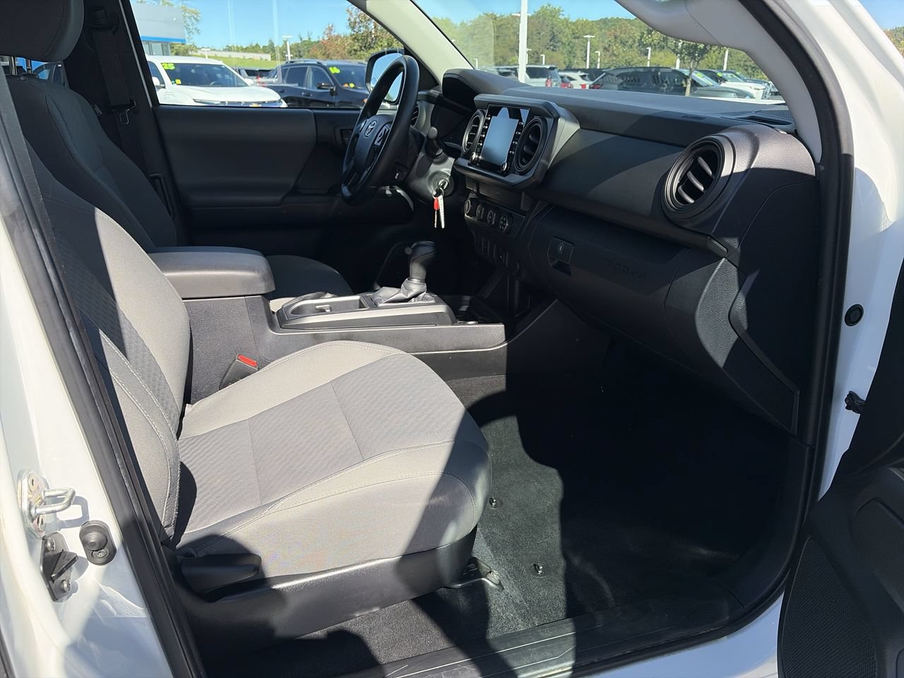 Used 2020 Toyota Tacoma SR AWD/4WD image 13