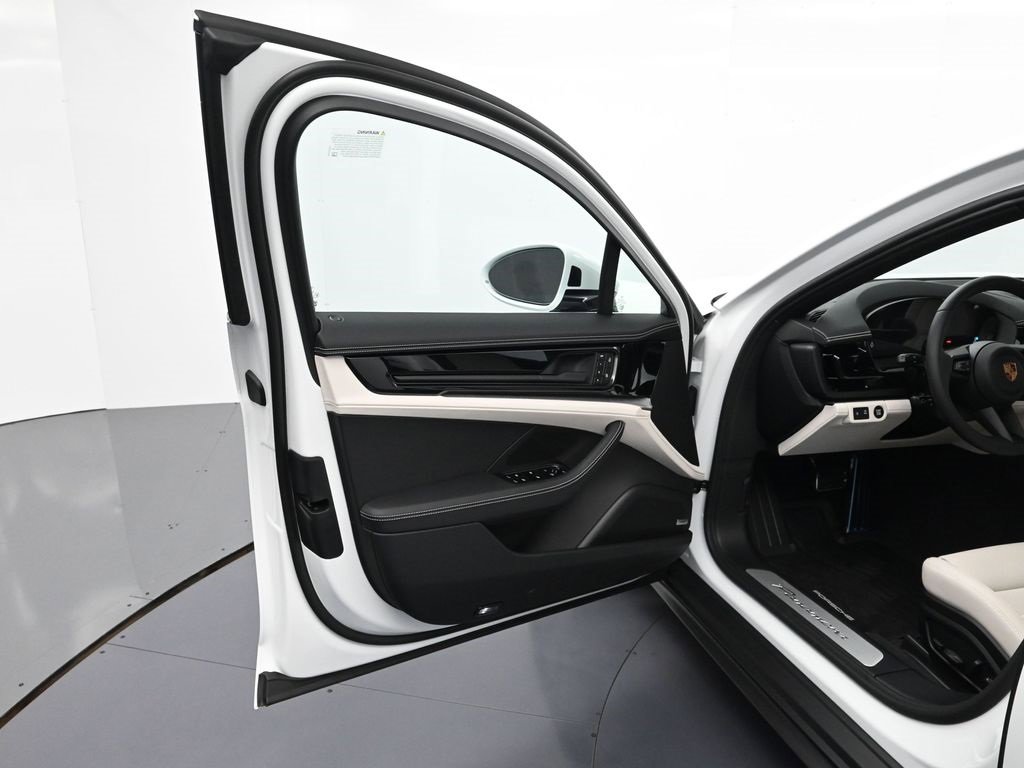 New 2026 Porsche Panamera image 15