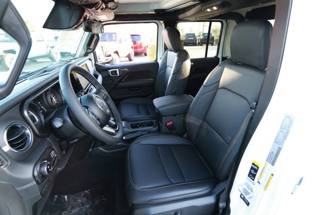 New 2026 Jeep Gladiator Sahara image 23