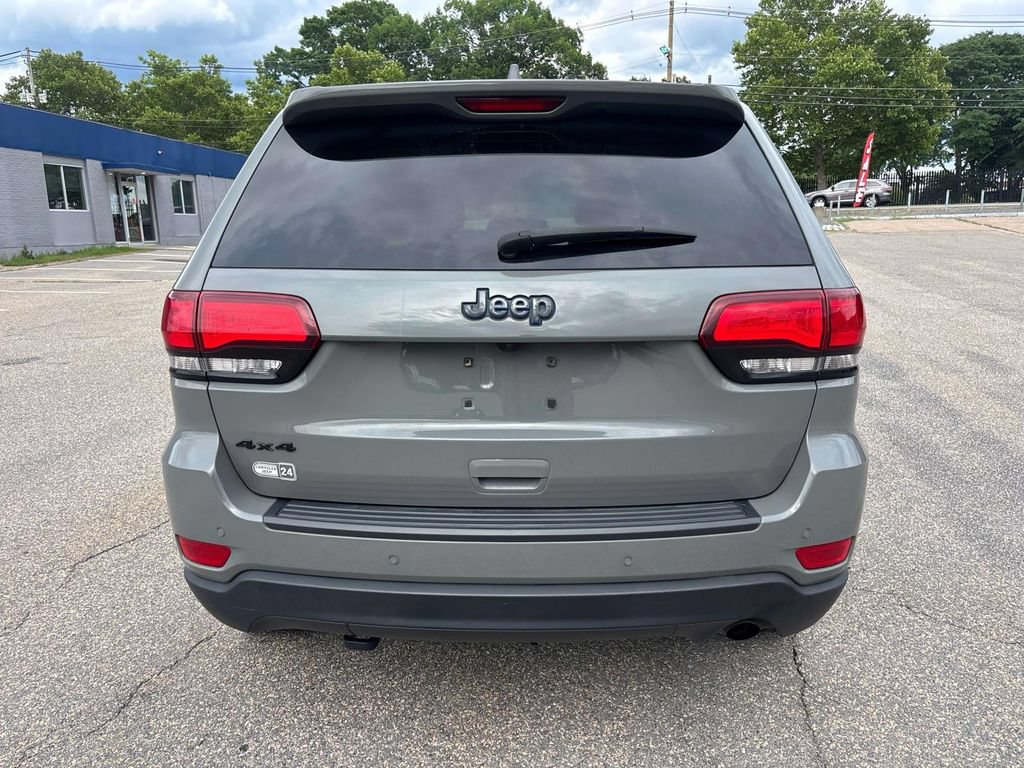 Certified 2020 Jeep Grand Cherokee Laredo AWD/4WD image 4