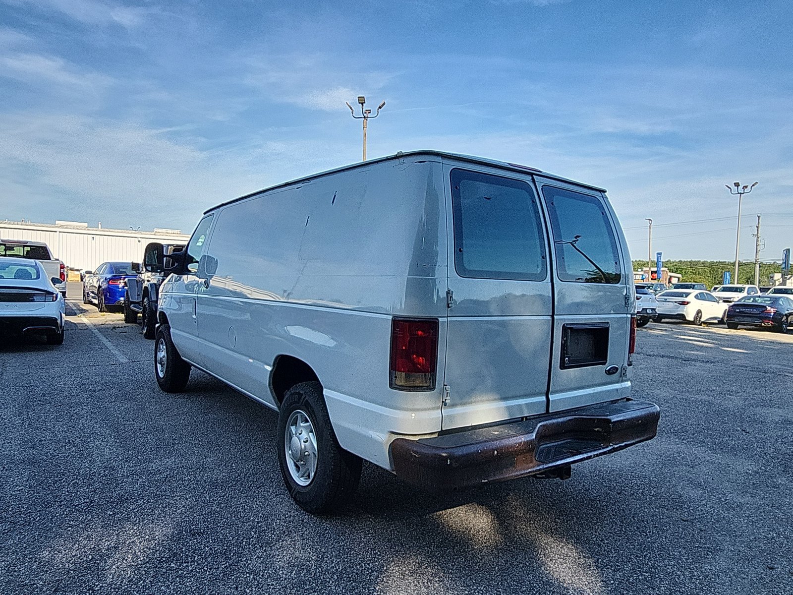 Used 2011 Ford E-250 and Econoline 250 RWD image 3