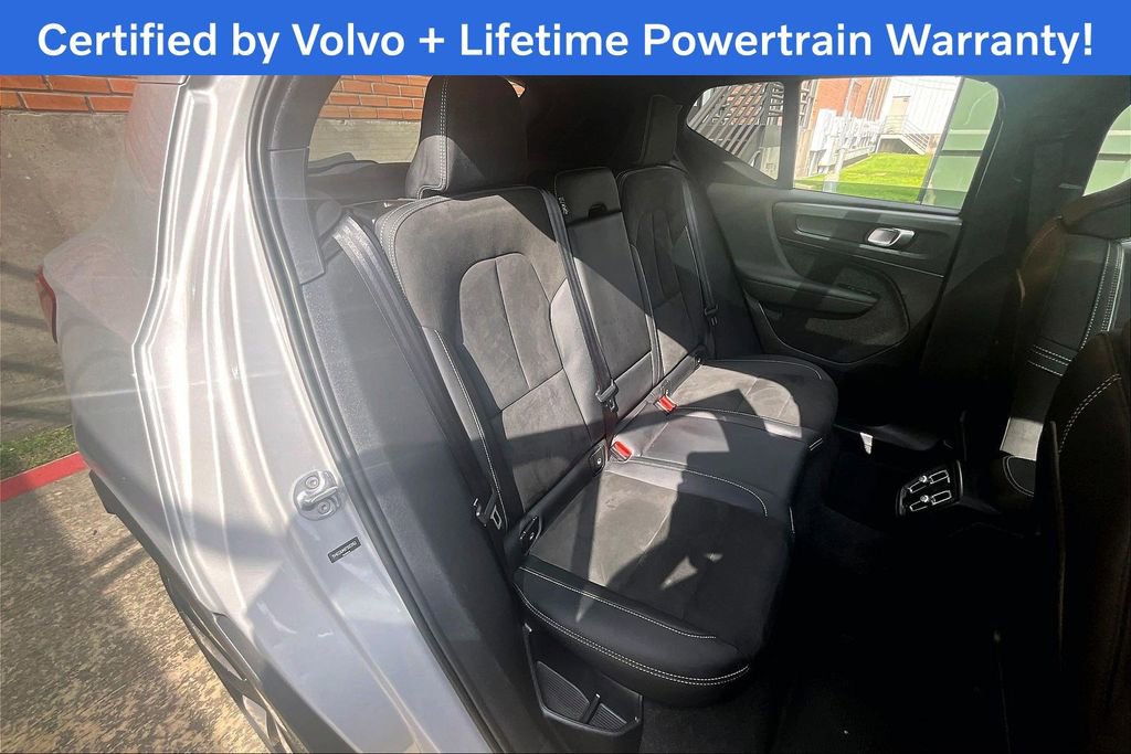 Used 2023 Volvo XC40 Recharge Ultimate image 35