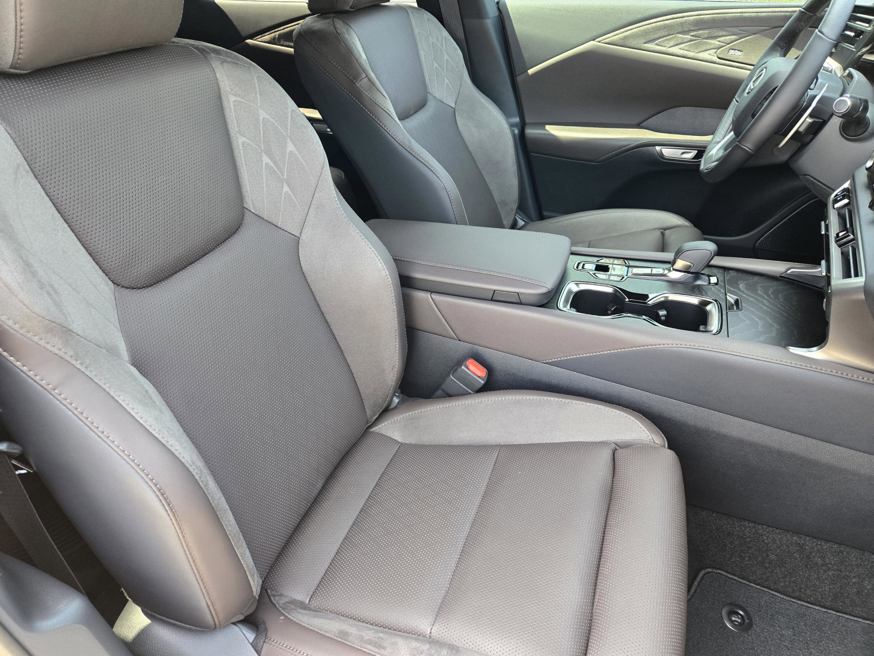 New 2026 Lexus RX 450h AWD image 6