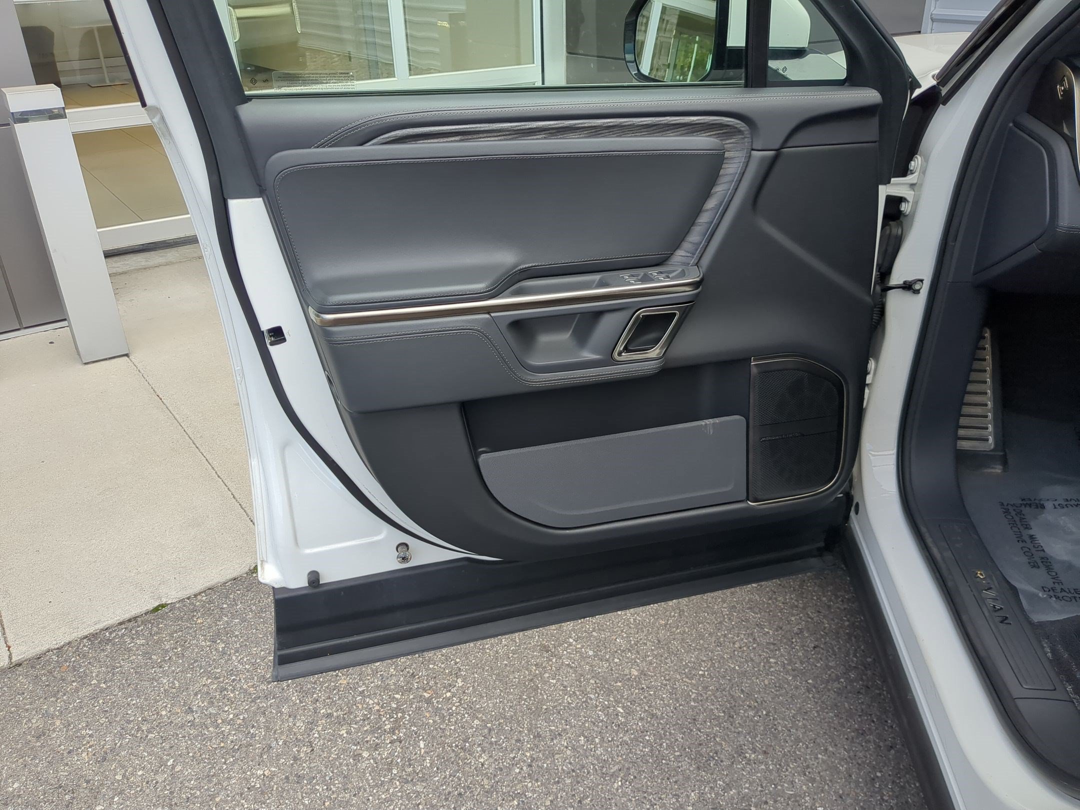 Used 2022 Rivian R1T Launch Edition AWD/4WD image 13