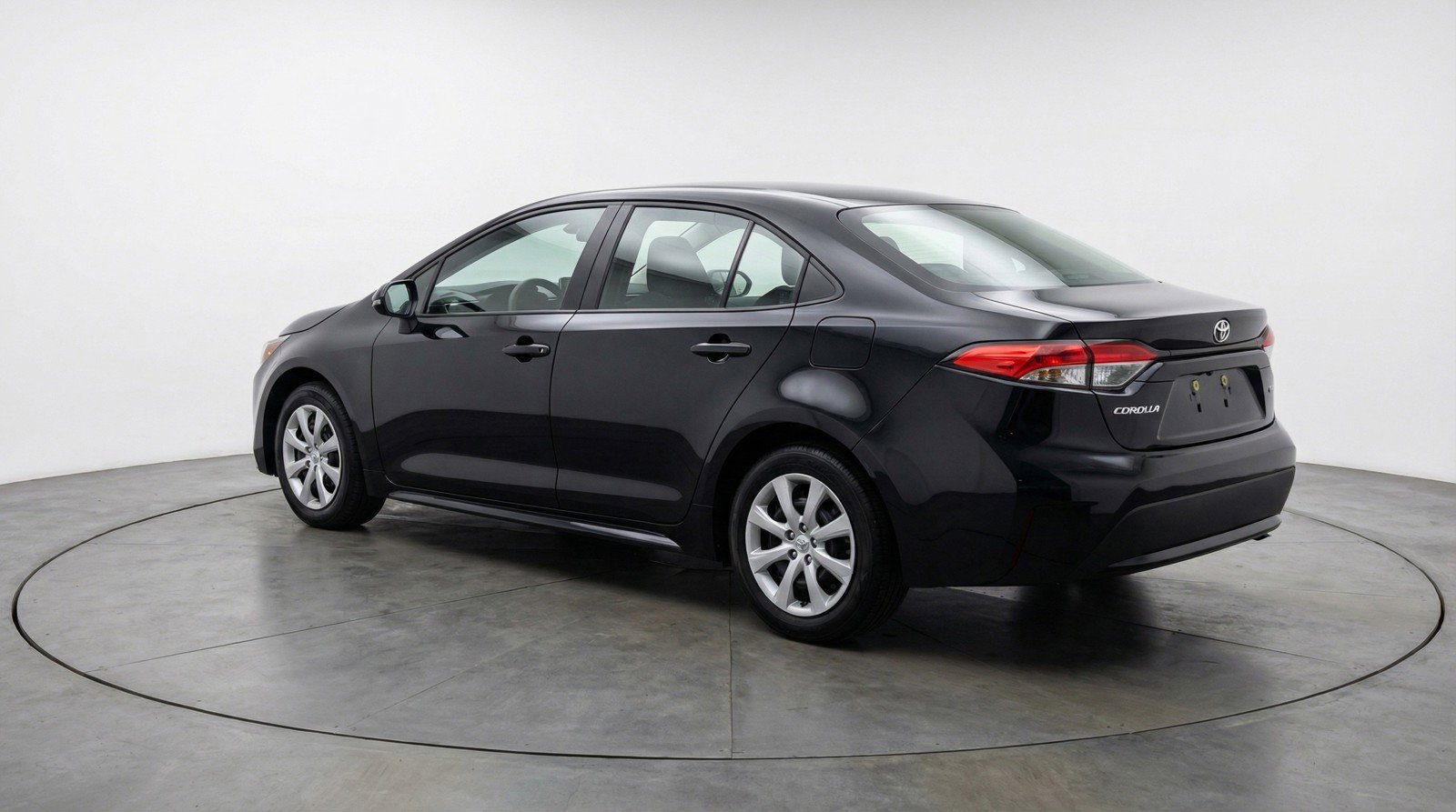 Used 2025 Toyota Corolla LE FWD image 6
