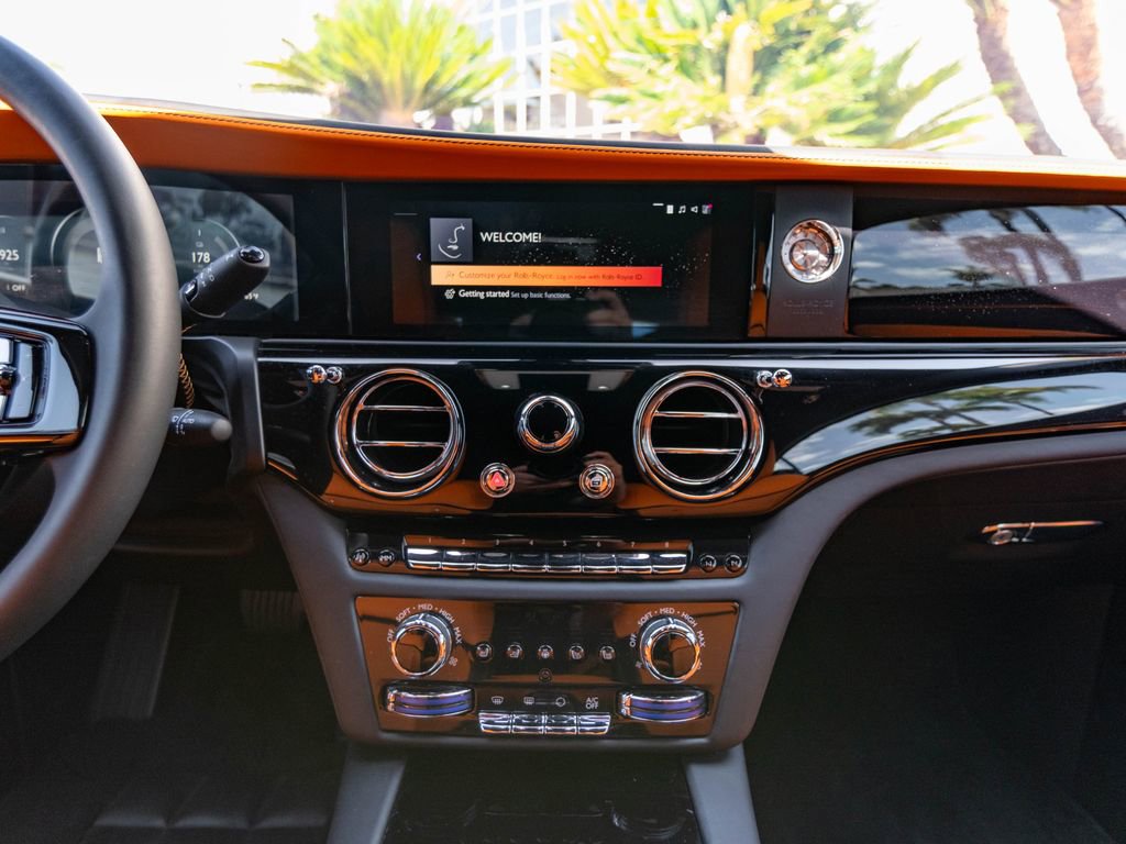 Used 2024 Rolls-Royce Spectre w/ Spectre Launch Package AWD/4WD image 32