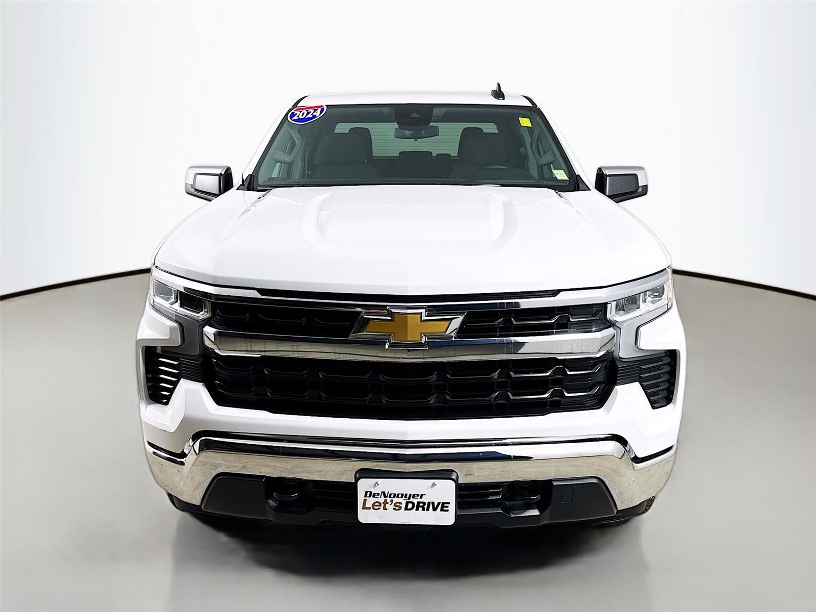 Used 2024 Chevrolet Silverado 1500 LT image 3