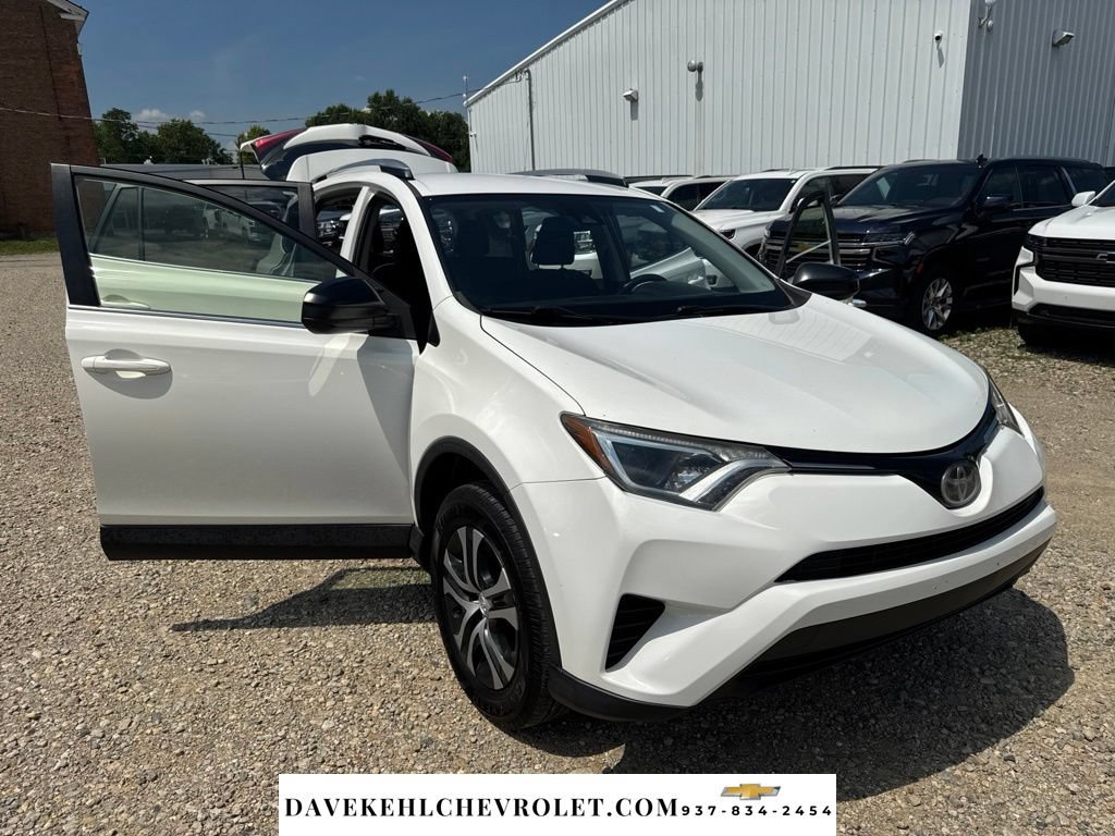 Used 2017 Toyota RAV4 LE w/ All Weather Liner Package AWD/4WD image 17