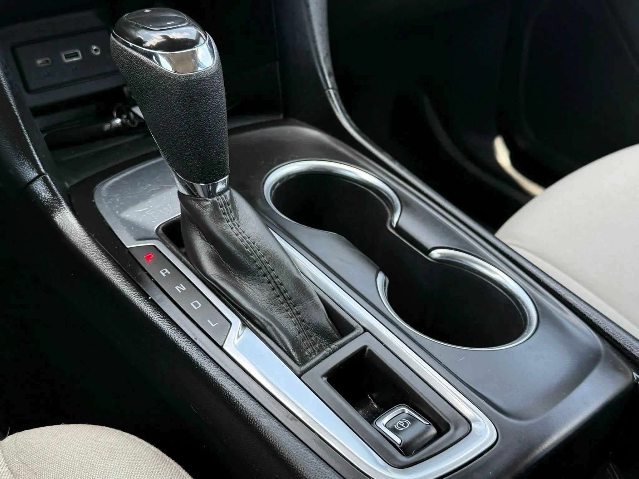 Used 2021 Chevrolet Equinox LS w/ LPO, Floor Liner Package FWD image 27