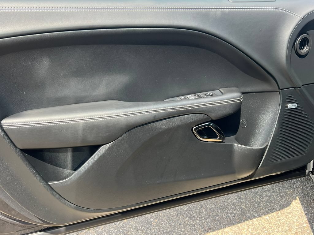 Used 2020 Dodge Challenger SRT Hellcat RWD image 16