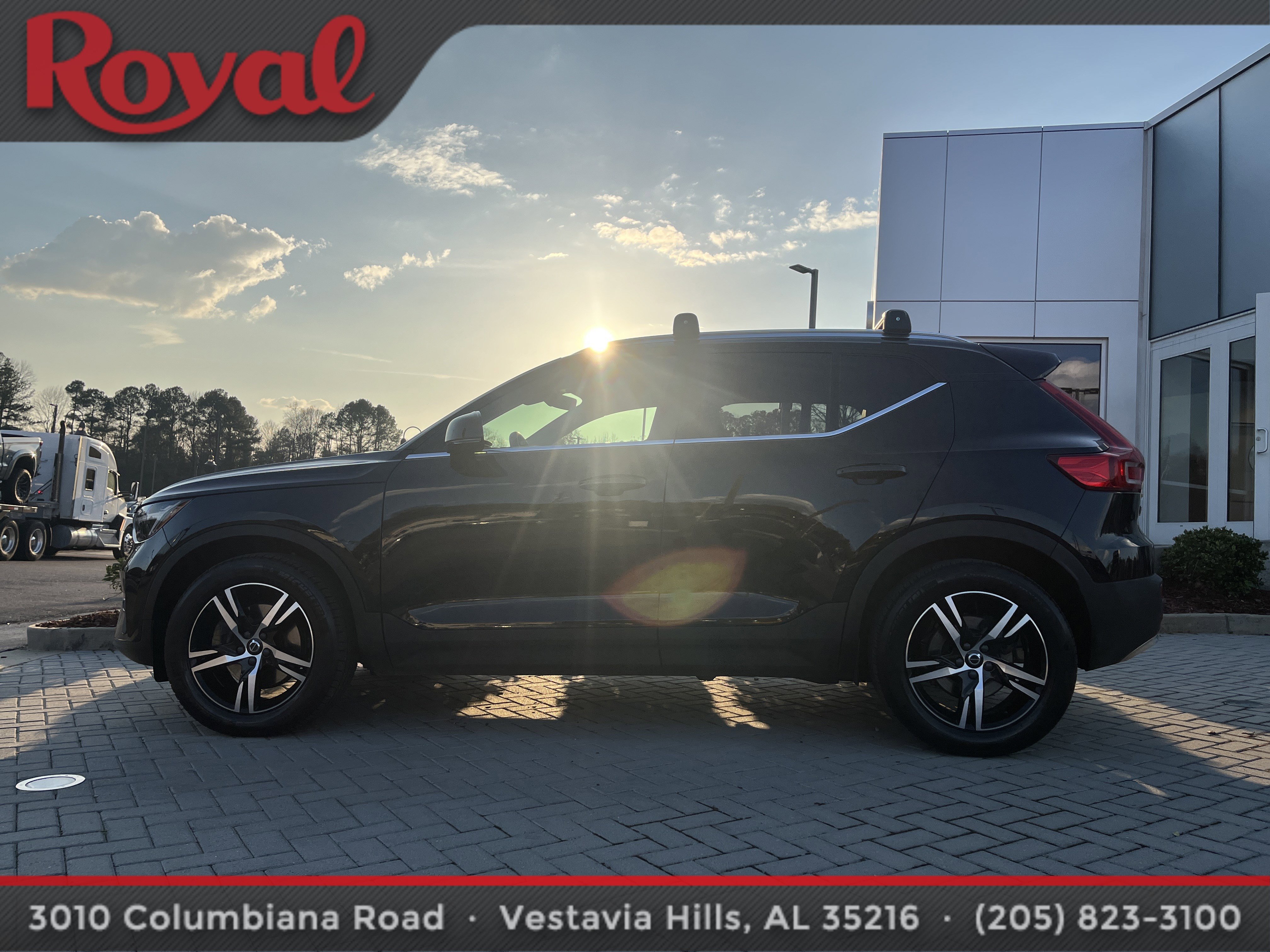 Certified 2025 Volvo XC40 B5 Core w/ Protection Package Premier image 2