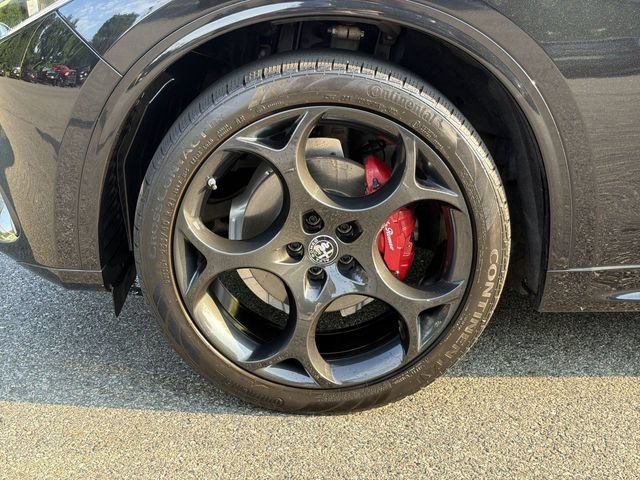 Used 2023 Alfa Romeo Stelvio Veloce AWD/4WD image 10