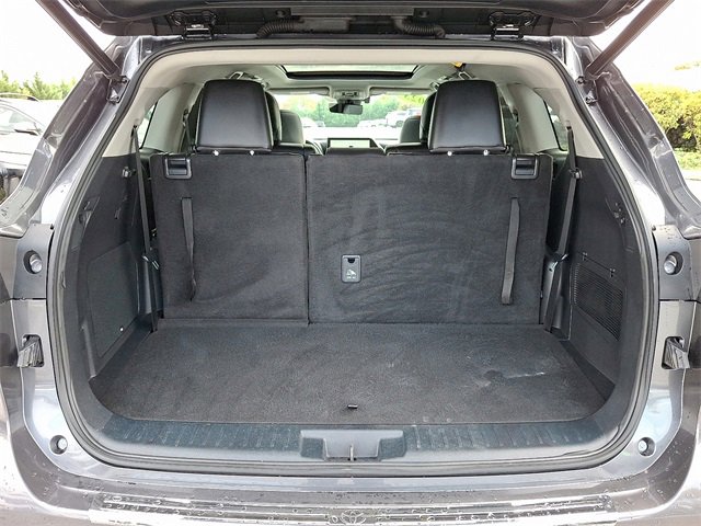 Used 2023 Toyota Highlander Platinum image 32