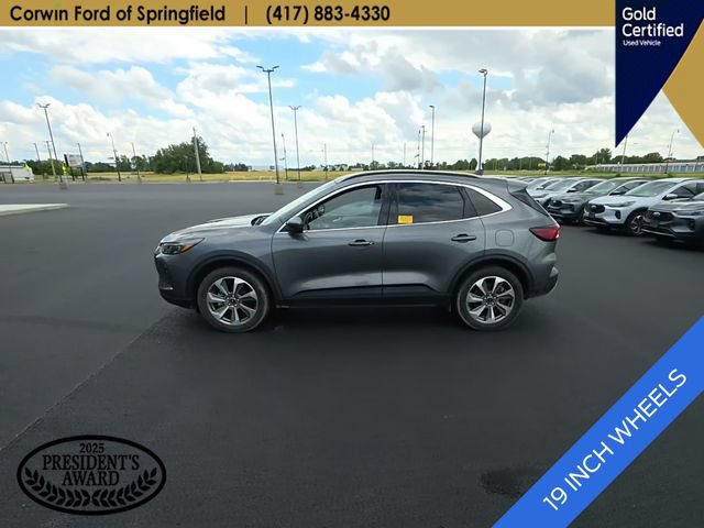 Used 2025 Ford Escape Platinum AWD/4WD image 11