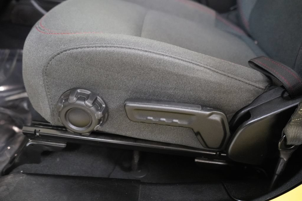 Used 2024 Jeep Wrangler Unlimited Rubicon AWD/4WD image 18