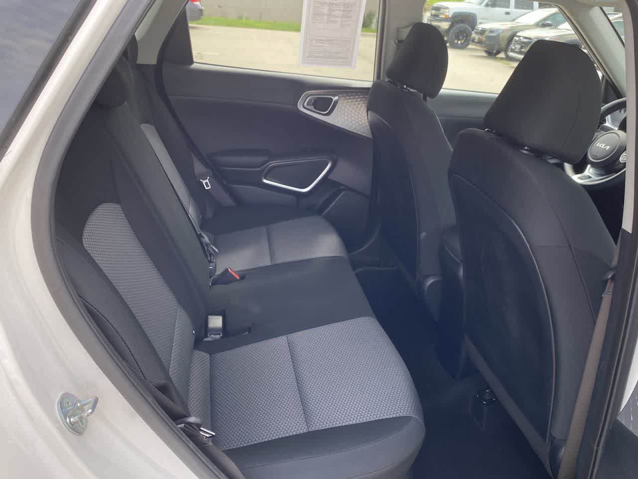 Used 2023 Kia Soul LX w/ LX Technology Package FWD image 18