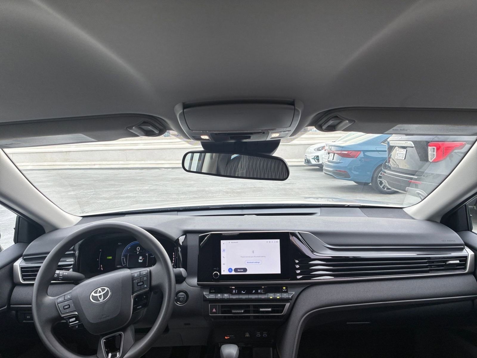 Used 2025 Toyota Camry LE image 32