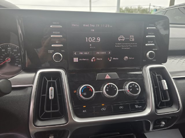 Used 2023 Kia Sorento LX FWD image 5