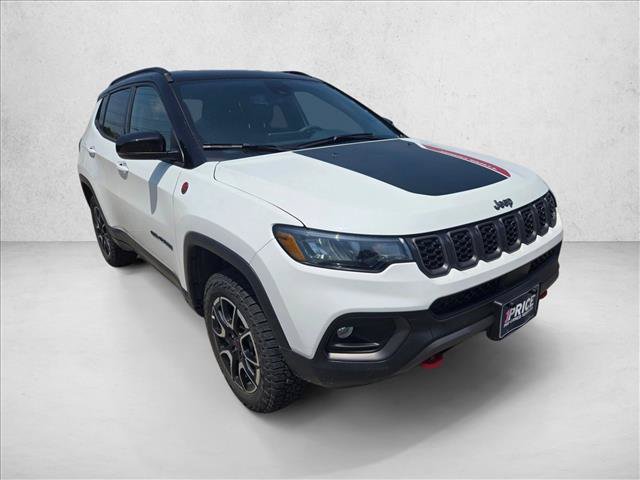 Used 2026 Jeep Compass Trailhawk AWD/4WD image 3