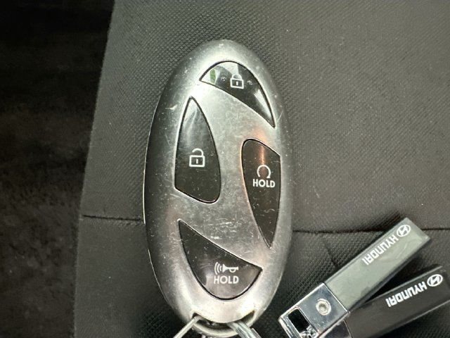 Used 2024 Hyundai Elantra SEL FWD image 17
