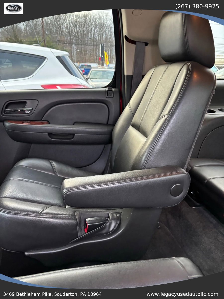 Used 2013 Chevrolet Suburban LT image 34