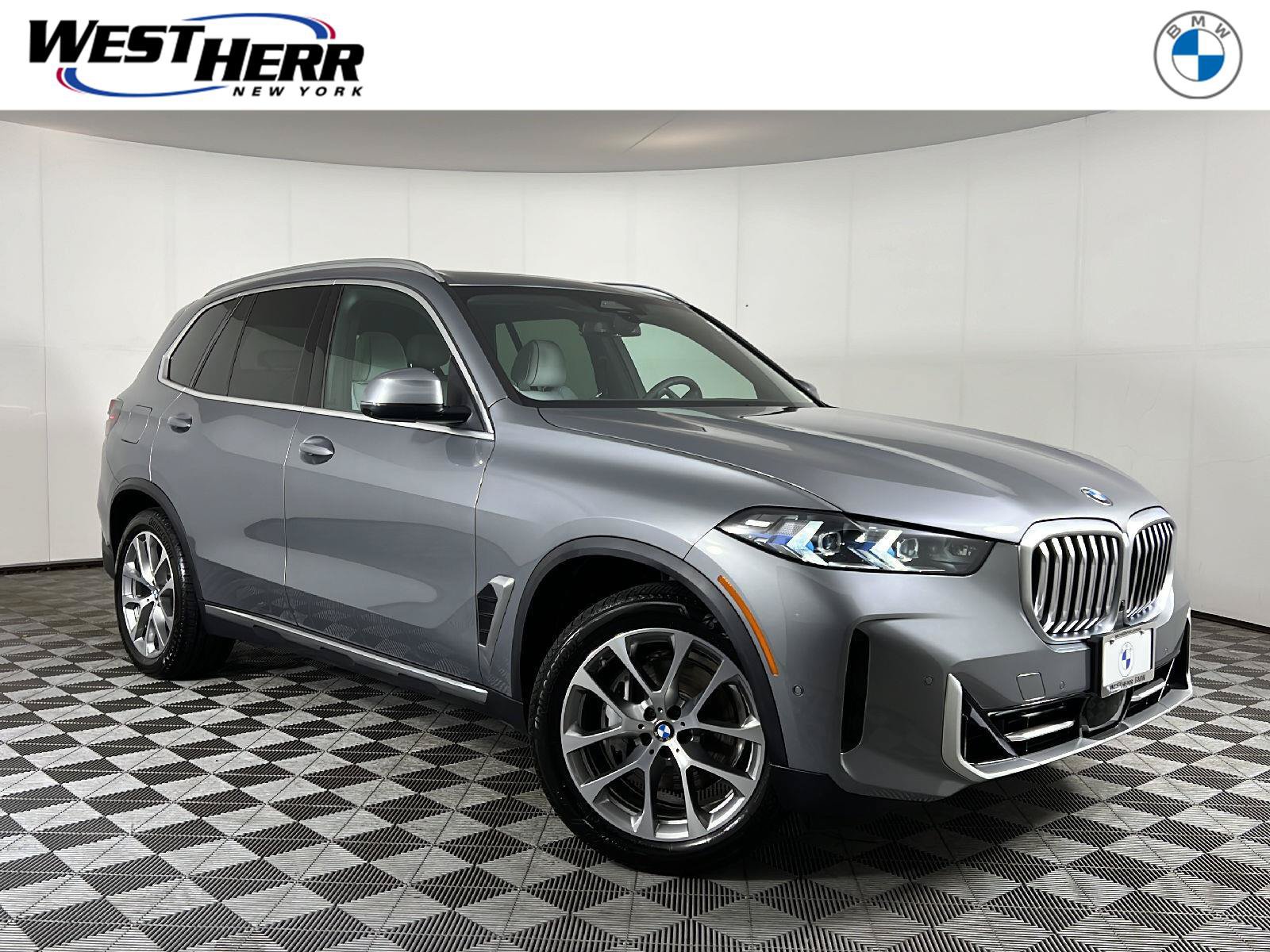 New 2026 BMW X5 xDrive40i w/ Parking Assistance Package