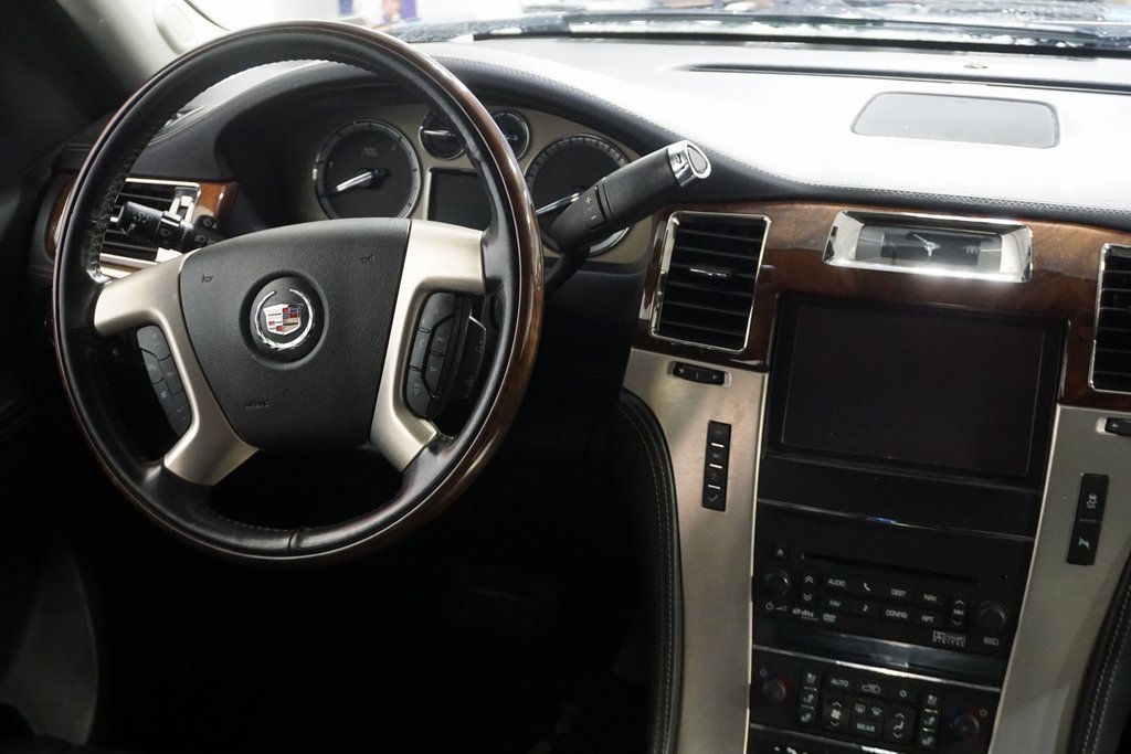 Used 2013 Cadillac Escalade Platinum image 28