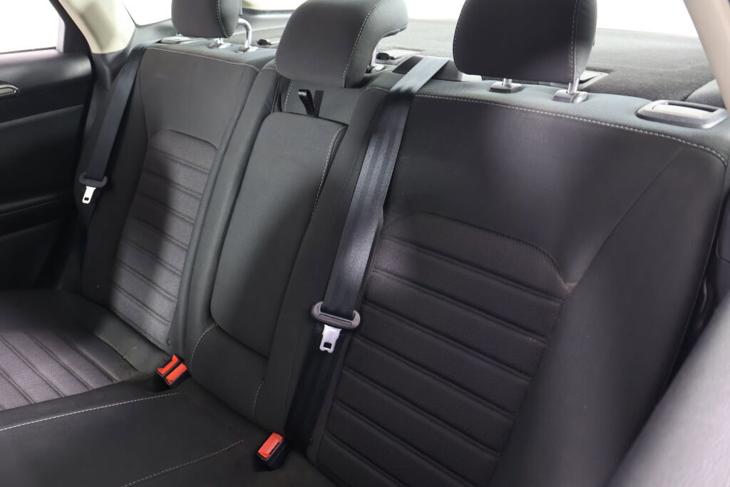Used 2020 Ford Fusion SE image 17