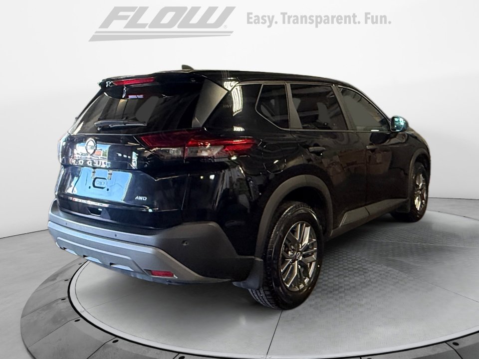 Used 2023 Nissan Rogue S AWD/4WD image 9