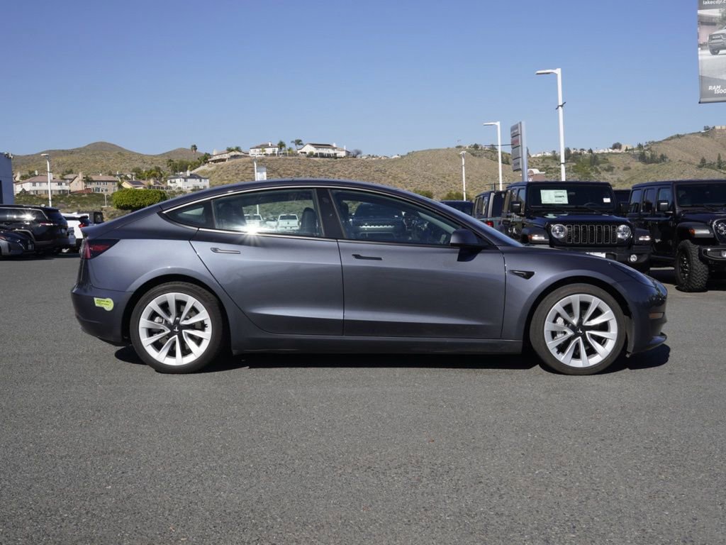 Used 2023 Tesla Model 3 Standard Range image 3