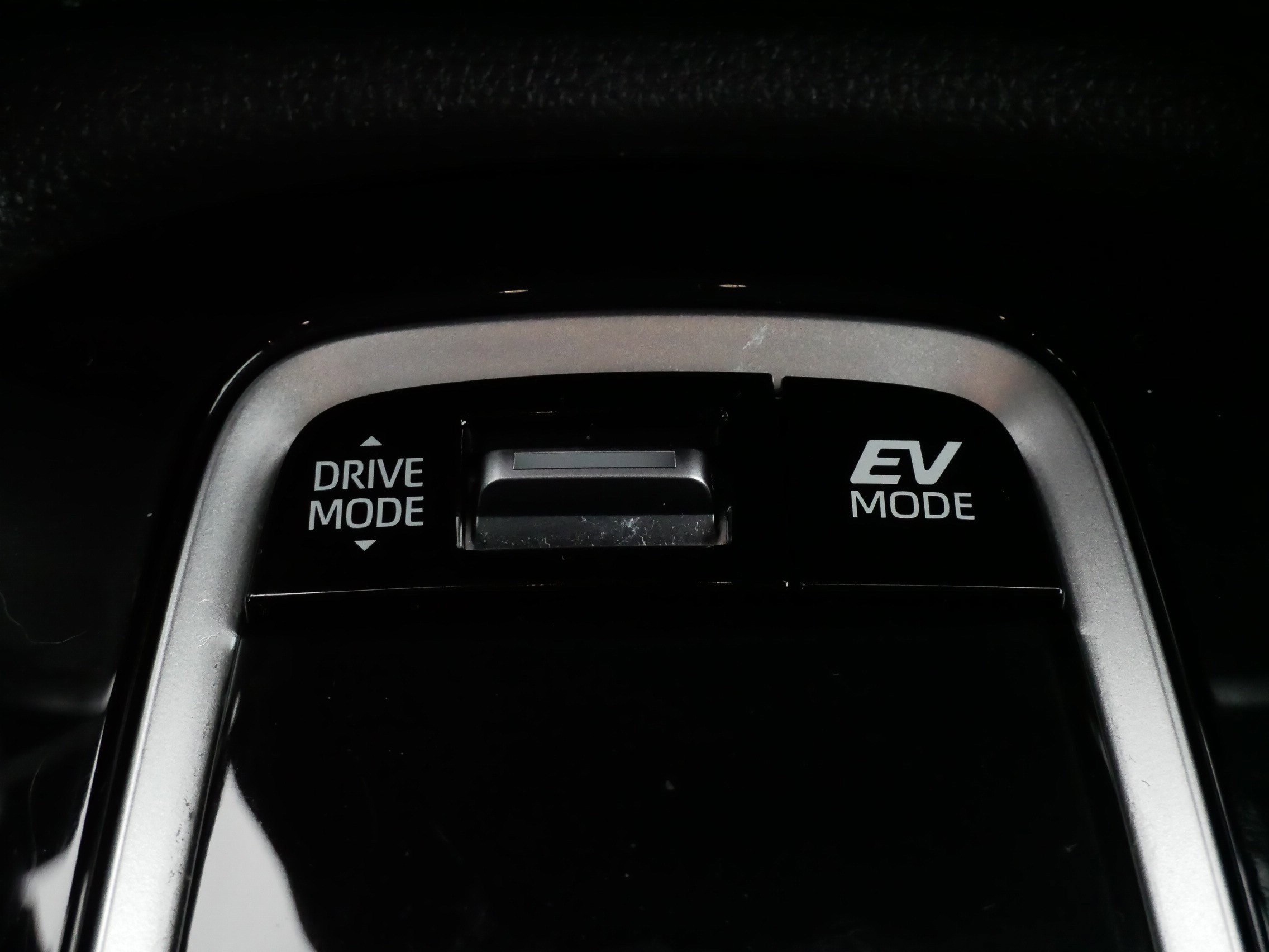 Used 2024 Toyota Corolla Cross XSE w/ Convenience Package image 27